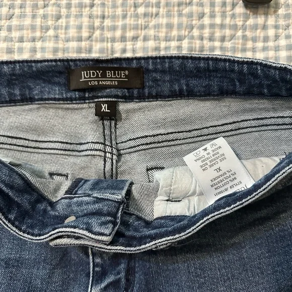 Judy Blue Dark Wash Denim Shorts - Picture 3 of 3